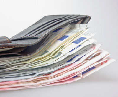 img article Emigrantes portugueses surpreendidos com dinheiro “perdido” em contas na Suíça